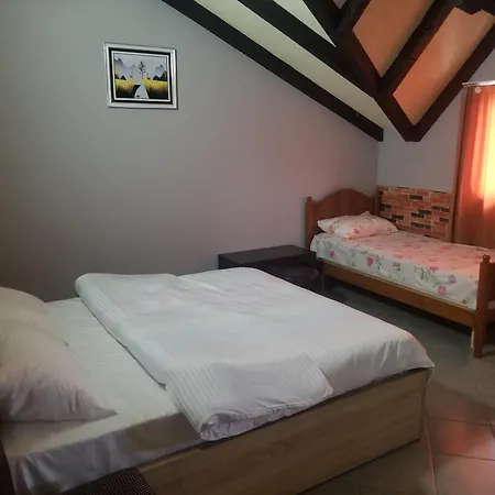 Frühstückspension Culaj 3*