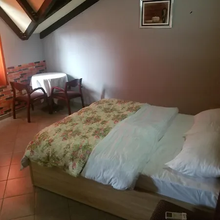 Culaj Bed & Breakfast *