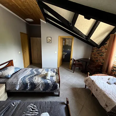 Culaj Frühstückspension 3*